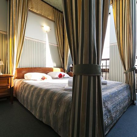 Fort Hotel Varşova Dış mekan fotoğraf