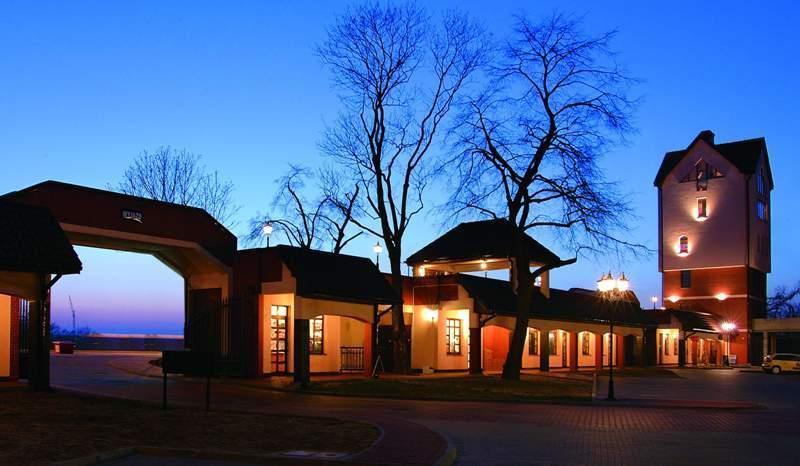 Fort Hotel Varşova Dış mekan fotoğraf