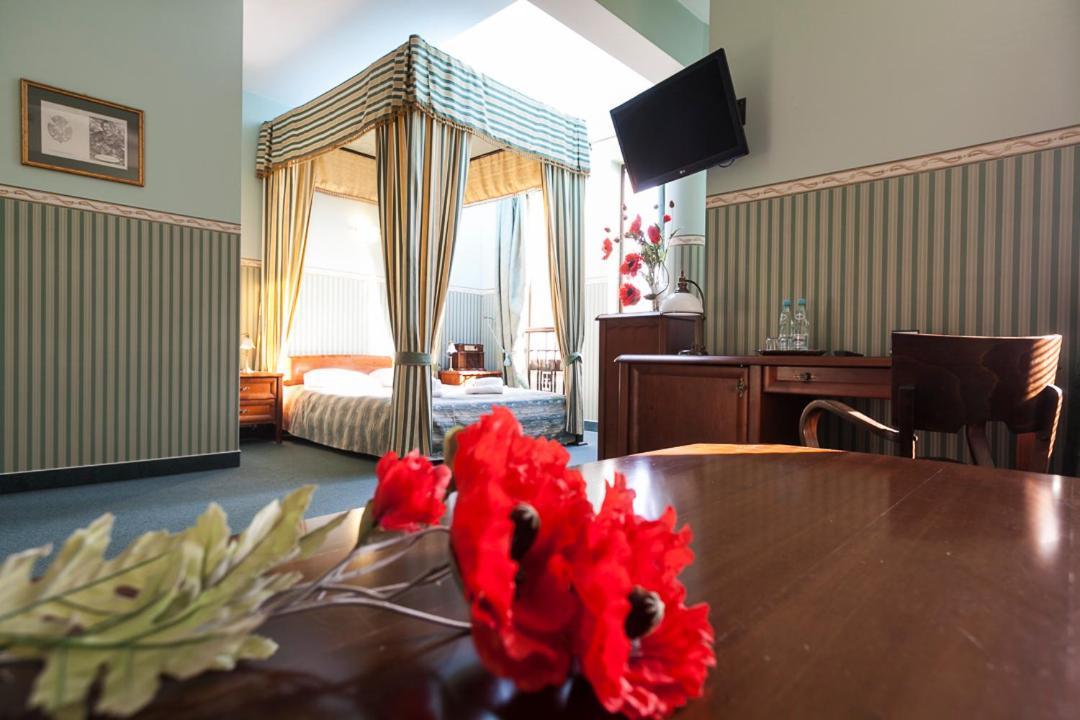 Fort Hotel Varşova Dış mekan fotoğraf