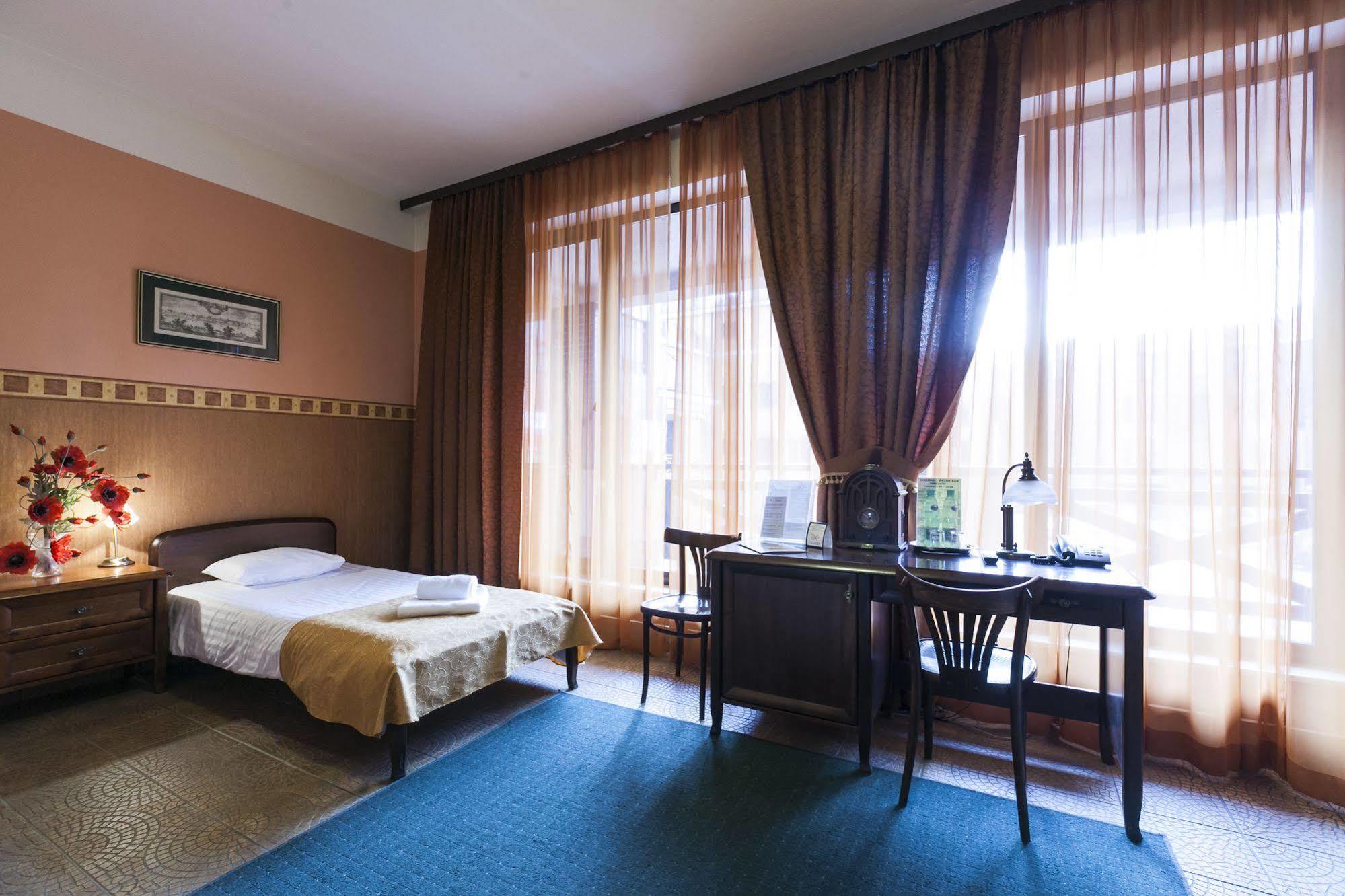 Fort Hotel Varşova Dış mekan fotoğraf