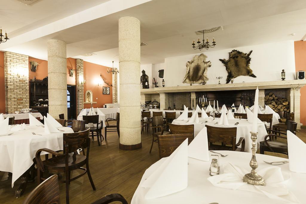 Fort Hotel Varşova Dış mekan fotoğraf
