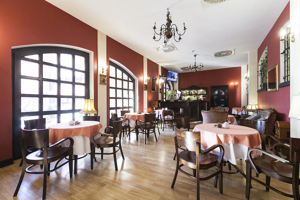 Fort Hotel Varşova Dış mekan fotoğraf